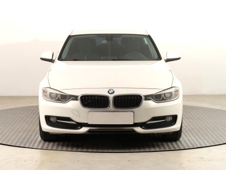 BMW Řada 3, 2013 - pohled č. 2