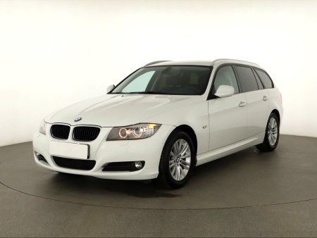 BMW Řada 3, 2012 - pohled č. 3