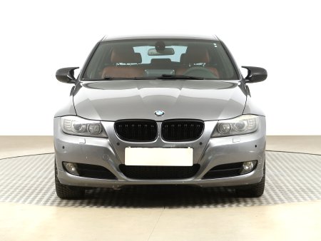 BMW Řada 3, 2011 - pohled č. 2