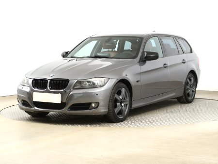 BMW Řada 3, 2011 - pohled č. 3