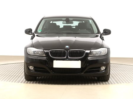 BMW Řada 3, 2009 - pohled č. 2