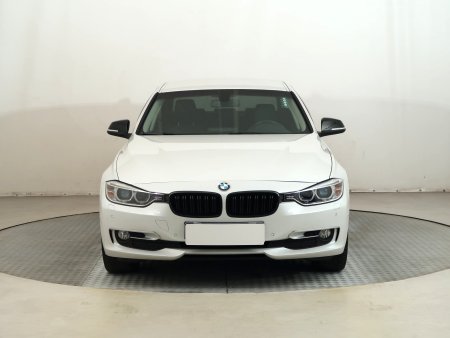 BMW Řada 3, 2012 - pohled č. 2