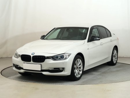 BMW Řada 3, 2012 - pohled č. 3