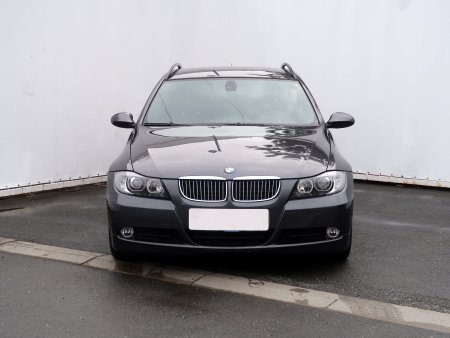 BMW Řada 3, 2008 - pohled č. 2