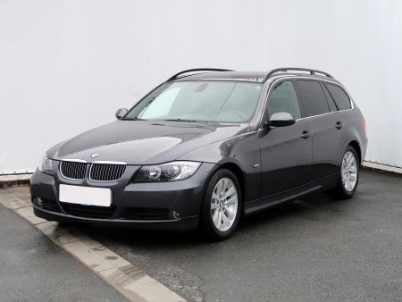 BMW Řada 3, 2008 - pohled č. 3