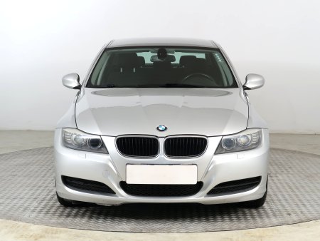 BMW Řada 3, 2010 - pohled č. 2