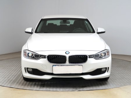 BMW Řada 3, 2013 - pohled č. 2