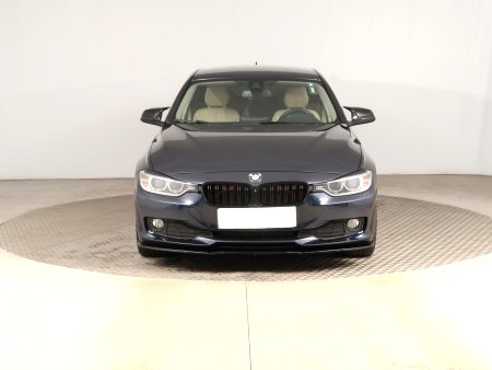 BMW Řada 3, 2013 - pohled č. 2