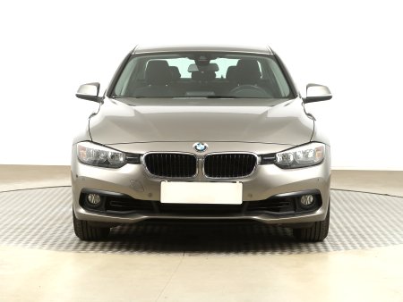 BMW Řada 3, 2016 - pohled č. 2
