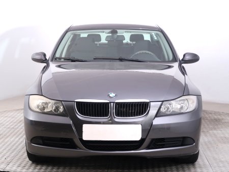 BMW Řada 3, 2005 - pohled č. 2