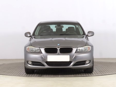 BMW Řada 3, 2011 - pohled č. 2