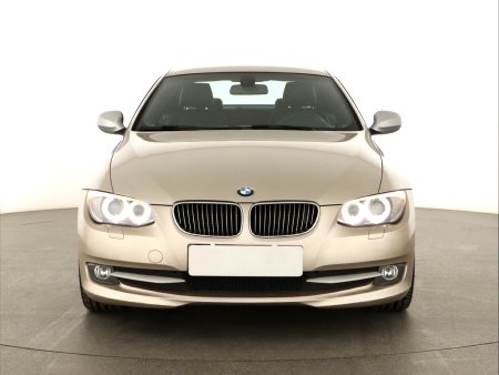 BMW Řada 3, 2011 - pohled č. 2