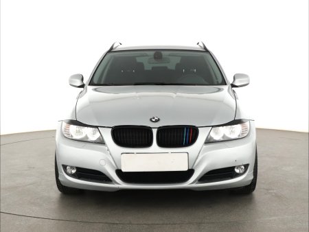 BMW Řada 3, 2009 - pohled č. 2