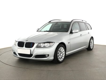 BMW Řada 3, 2009 - pohled č. 3