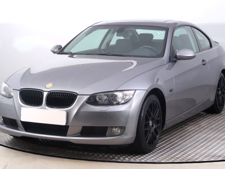 BMW Řada 3, 2007 - pohled č. 3