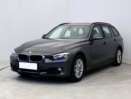 BMW Řada 3, 2012 - pohled č. 3