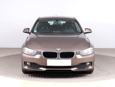 BMW Řada 3, 2013 - pohled č. 2