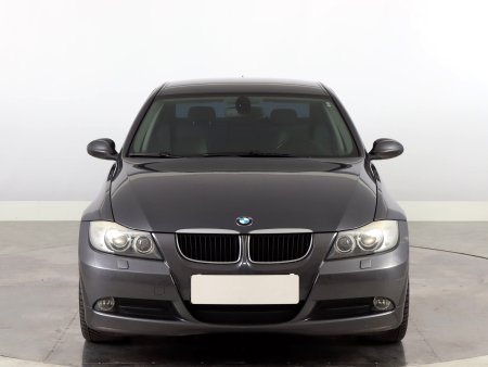 BMW Řada 3, 2006 - pohled č. 2