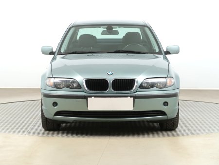 BMW Řada 3, 2002 - pohled č. 2