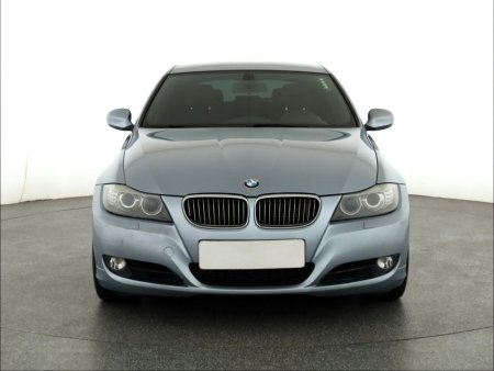 BMW Řada 3, 2012 - pohled č. 2