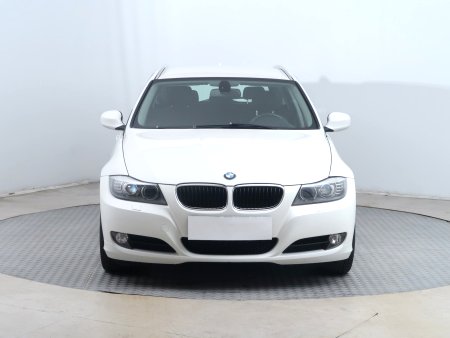 BMW Řada 3, 2012 - pohled č. 2