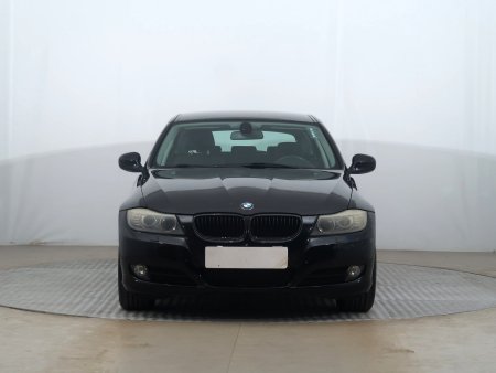 BMW Řada 3, 2011 - pohled č. 2