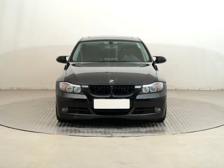 BMW Řada 3, 2006 - pohled č. 2