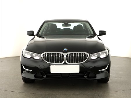 BMW Řada 3, 2021 - pohled č. 2