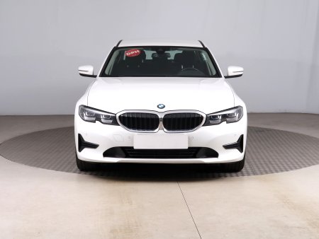 BMW Řada 3, 2022 - pohled č. 2