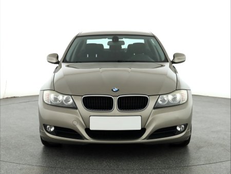BMW Řada 3, 2008 - pohled č. 2