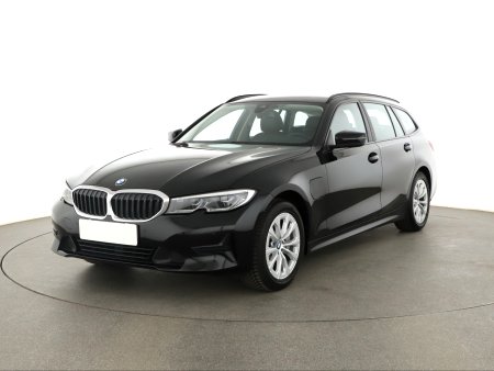 BMW Řada 3, 2021 - pohled č. 3