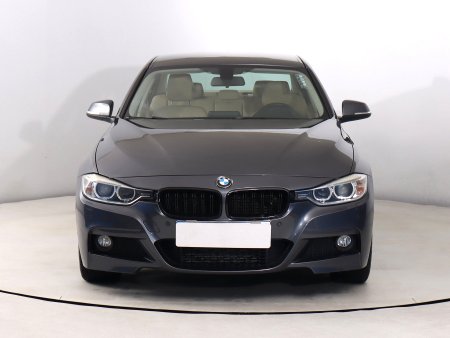 BMW Řada 3, 2012 - pohled č. 2