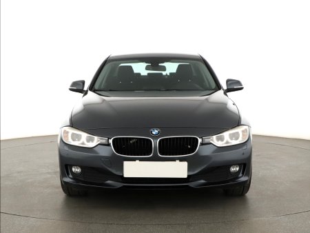 BMW Řada 3, 2012 - pohled č. 2