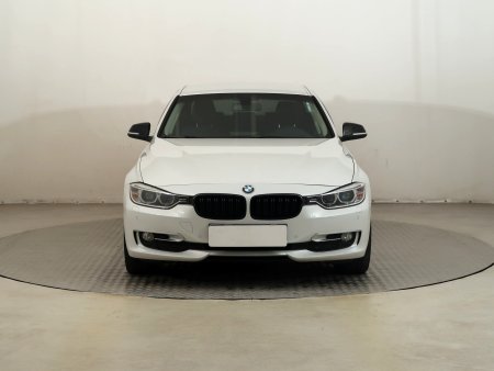 BMW Řada 3, 2012 - pohled č. 2