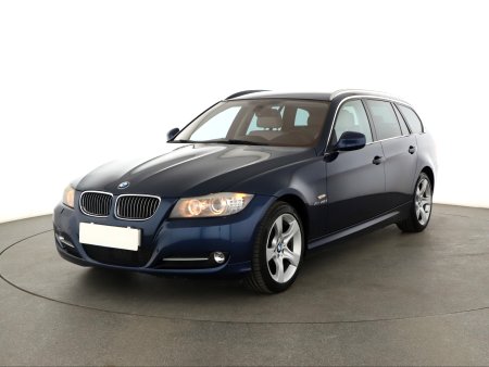 BMW Řada 3, 2012 - pohled č. 3