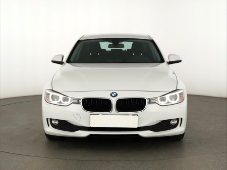 BMW Řada 3, 2012 - pohled č. 2