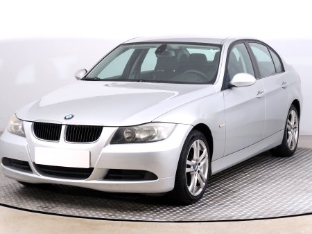 BMW Řada 3, 2007 - pohled č. 3