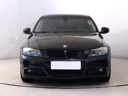 BMW Řada 3, 2010 - pohled č. 2