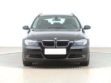 BMW Řada 3, 2007 - pohled č. 2