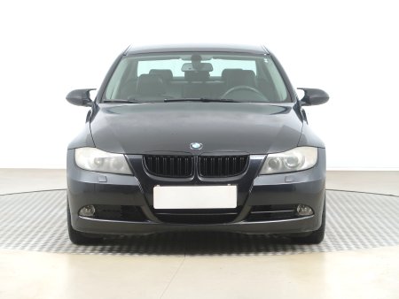 BMW Řada 3, 2006 - pohled č. 2