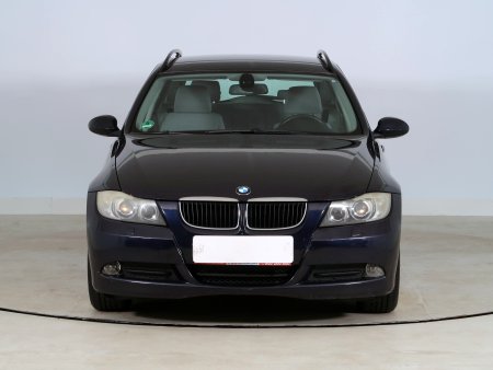 BMW Řada 3, 2008 - pohled č. 2