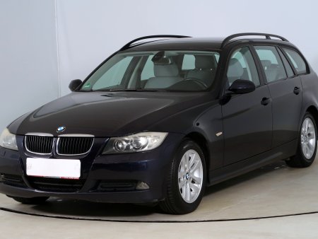 BMW Řada 3, 2008 - pohled č. 3