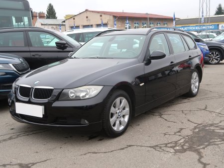 BMW Řada 3, 2007 - pohled č. 3