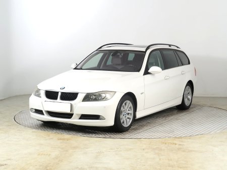 BMW Řada 3, 2008 - pohled č. 3