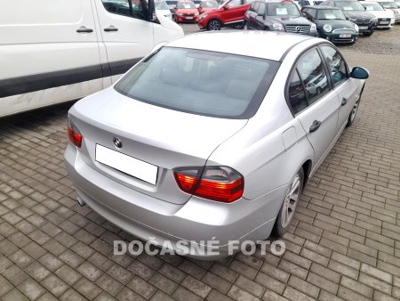 BMW Řada 3, 2005 - pohled č. 2