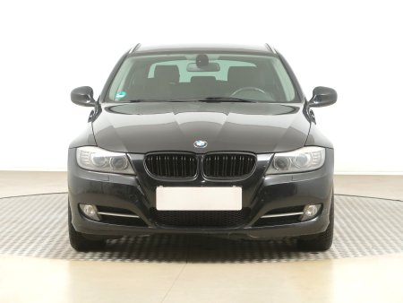 BMW Řada 3, 2011 - pohled č. 2