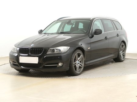 BMW Řada 3, 2011 - pohled č. 3