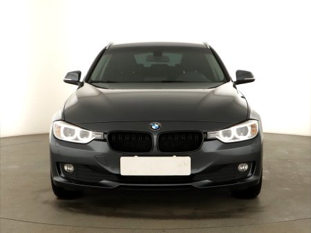 BMW Řada 3, 2013 - pohled č. 2