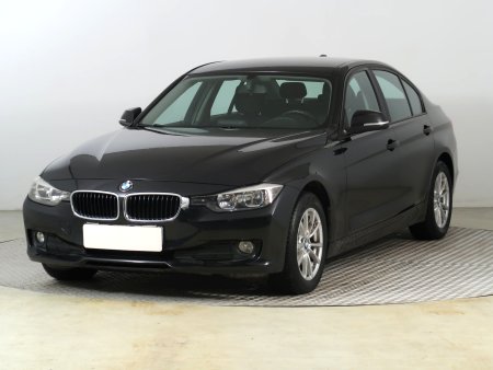 BMW Řada 3, 2012 - pohled č. 3