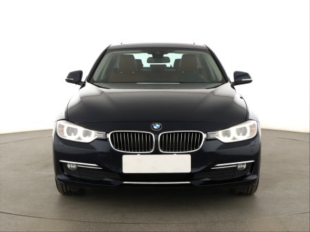BMW Řada 3, 2012 - pohled č. 2